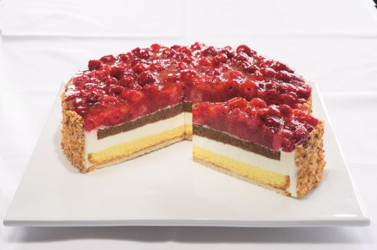 Bild von 1 ST. HIMBEER-KÄSE-SAHNETORTE Mitte Juni