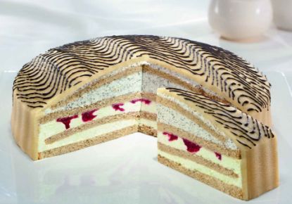 1 ST. PISTAZIE-MOHN-SAHNETORTE 